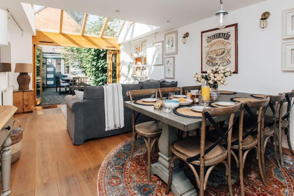 Villa Dolls House - Luxury Townhouse *Sleeps 10* Henley-on-Thames Exterior foto